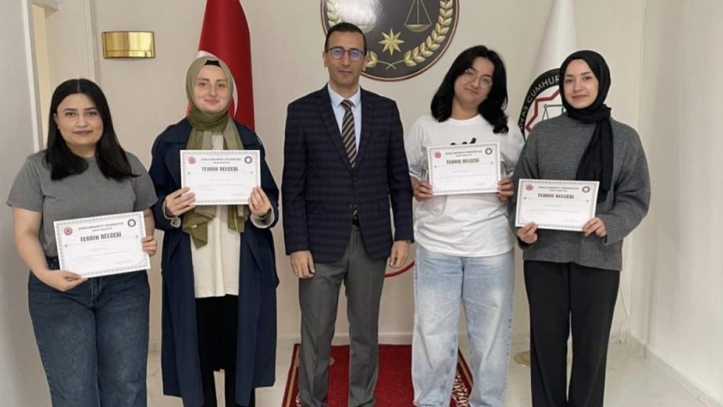Hukuk Fakültesi Öğrencileri TÜBİTAK 2209-A Desteklerini Kazandı
