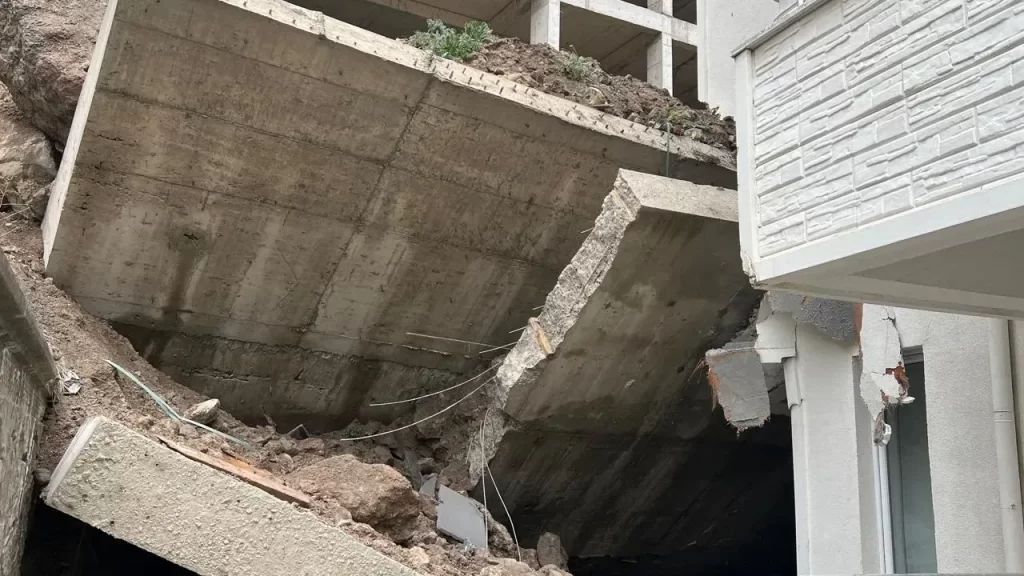 İstinat Duvarı Çöktü: 4 Katlı Bina Tehlikeli Anlarda Tedbir Alındı