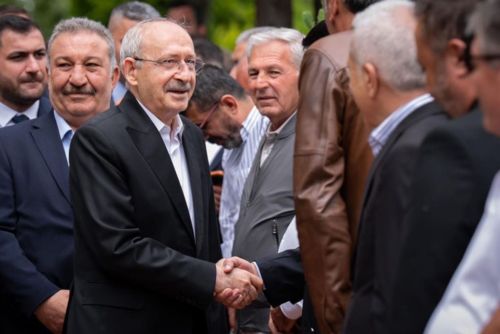 Kılıçdaroğlu, CHP Genel Merkezi’nde bayramlaşma ve halk buluşmasıyla gündeme damga vurdu
