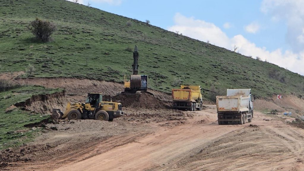 Kırsal Yol Bağlantılarında Yeni Yol Düzeltme Başlatıldı