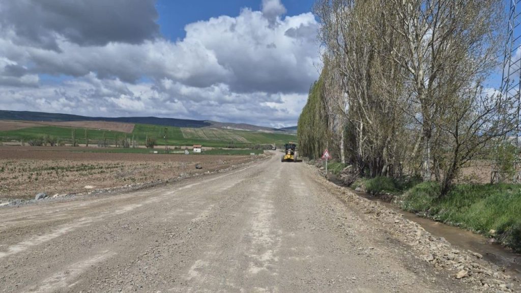 Kırsalda Yol Projesiyle Güvenli Ulaşım İçin Yollar Geliştiriliyor