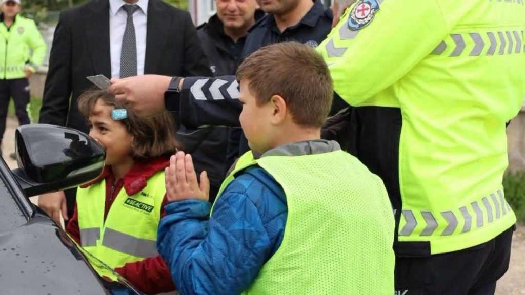 Koyulhisar’da Trafik Haftası Özel Uygulaması ve Emniyet Uyarıları