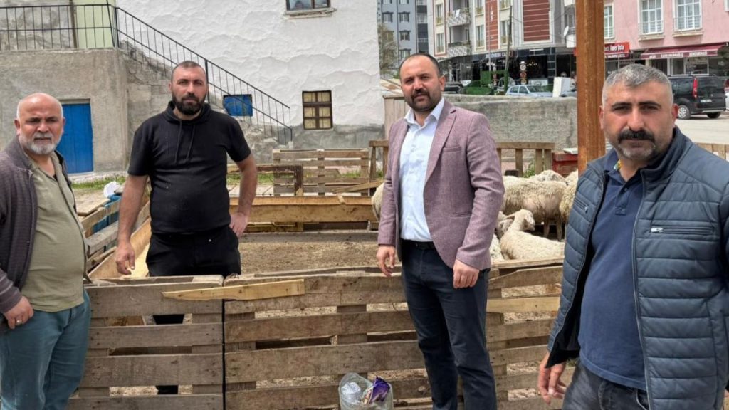 Kurban Pazarı Ziyaretinde Üreticiler ve Satıcılar Durumdan Şikâyetçi