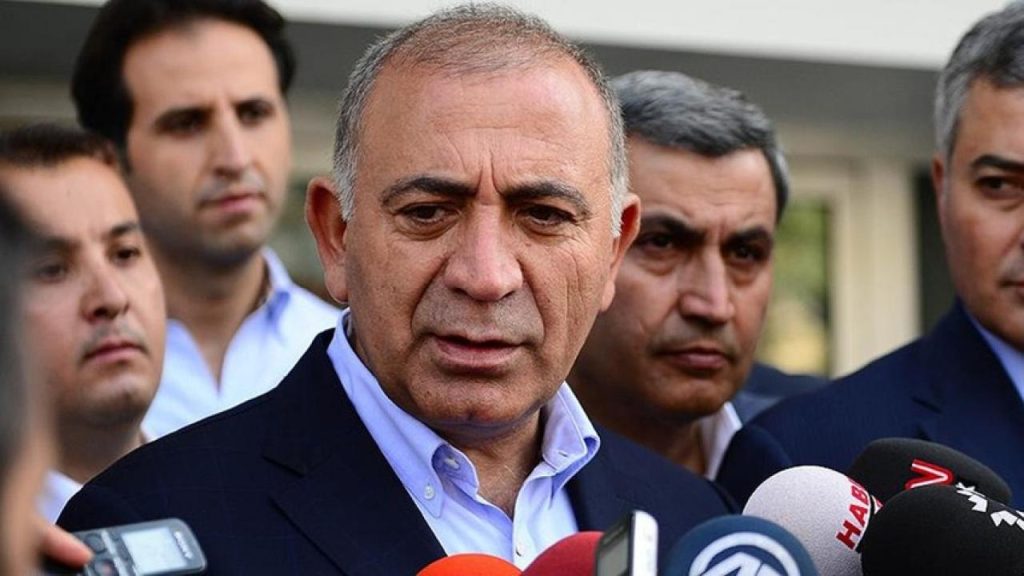 Kurultay Tartışmaları: Meşruiyet ve Temsiliyet Üzerine Sürtüşme