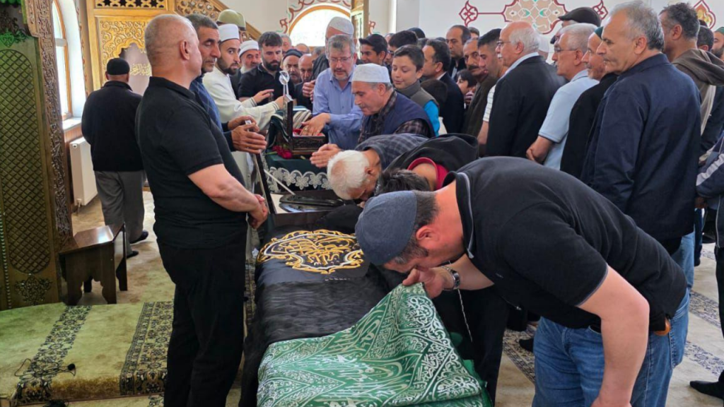 Kutsal Emanetleri Karşılama Programı Divriği’de coşkulu anlar