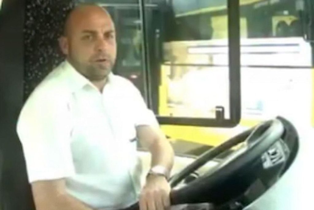 Otobüs Direksiyonundan Yeşil Sahalara: Espanyol’a Geri Sayım Başladı