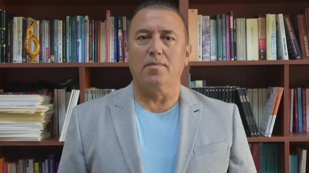 Sanal Medya ve Dijital Bağımlılık: Gençlerde Riskler ve Ailelere Öneriler