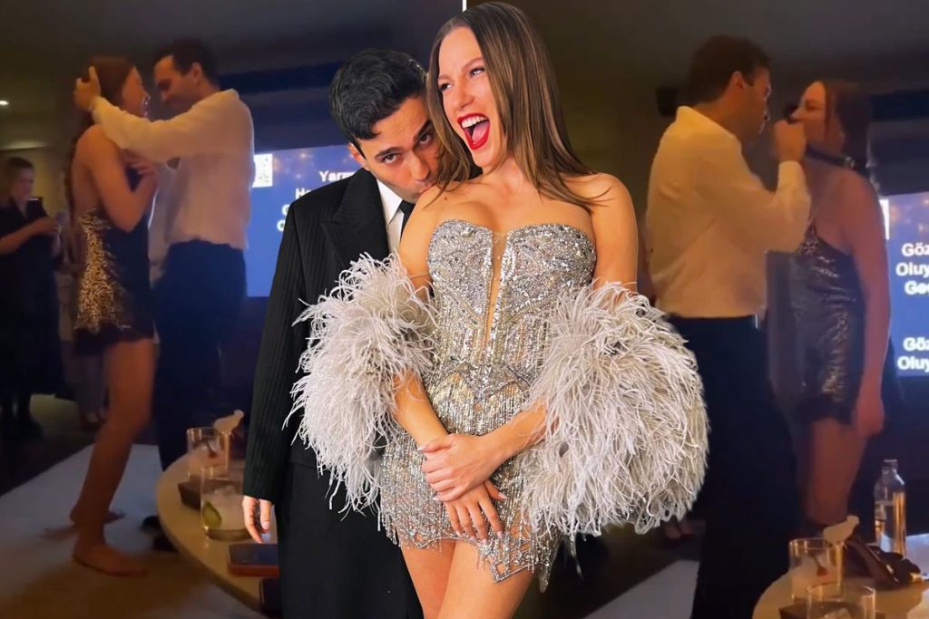 Serenay Sarıkaya ve Mert Demir’in Gece Daki Samimi Anları