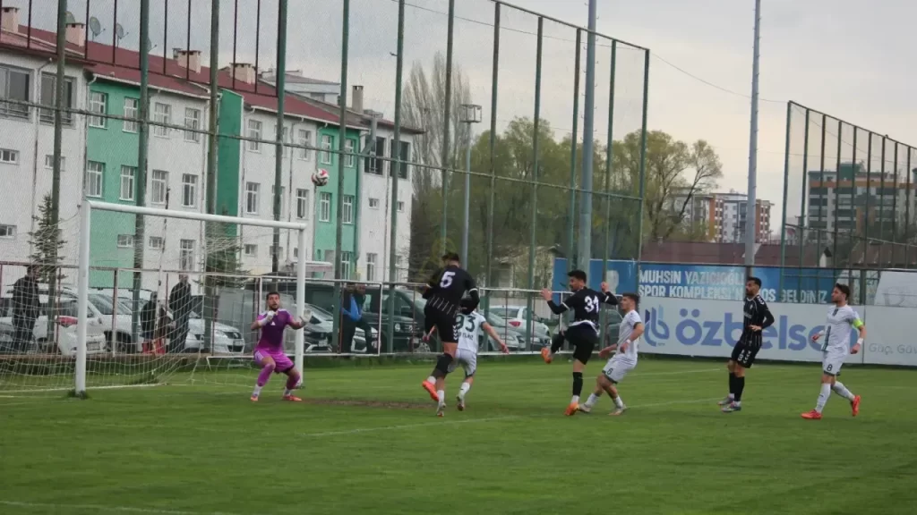 Sivas Gücü Belediyespor Ünye 1957 Sporu 4-1 Yendi: Play-Off Garantisi