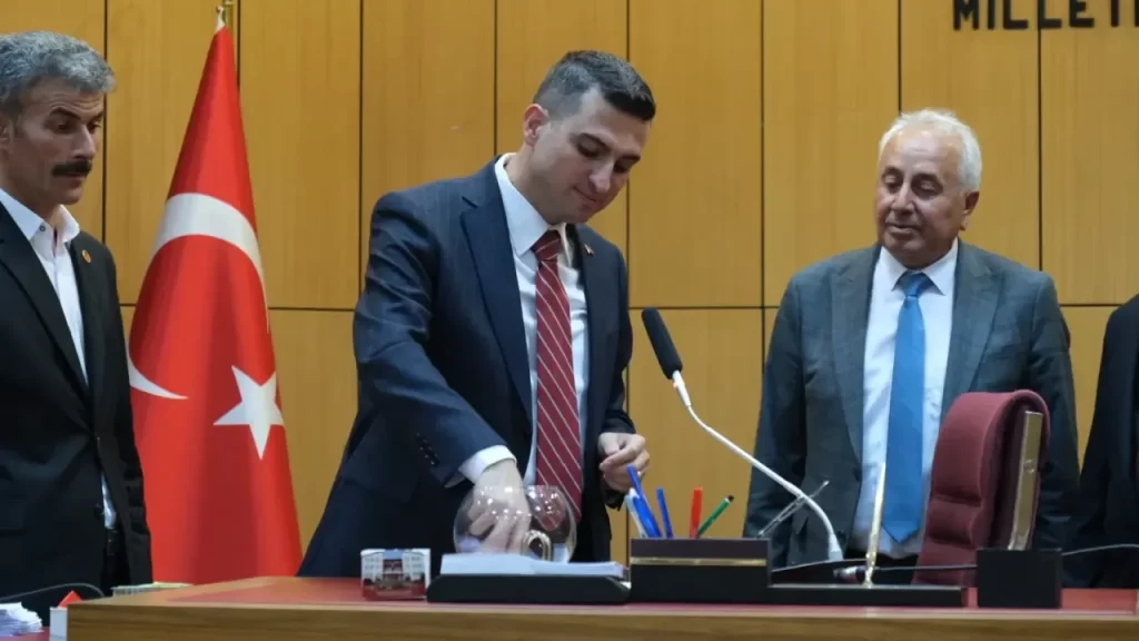 Sivas köy muhtarını belirlemek için yapılan kura sonuçlandı
