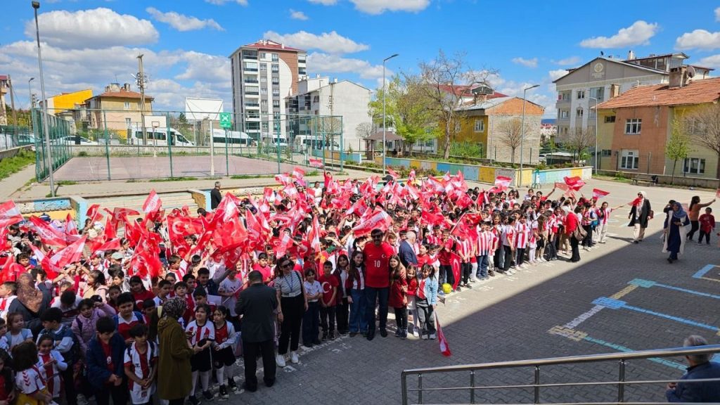 Sivasspor’un Formasıyla Öğrencilere Sevinç Dolu Anlar