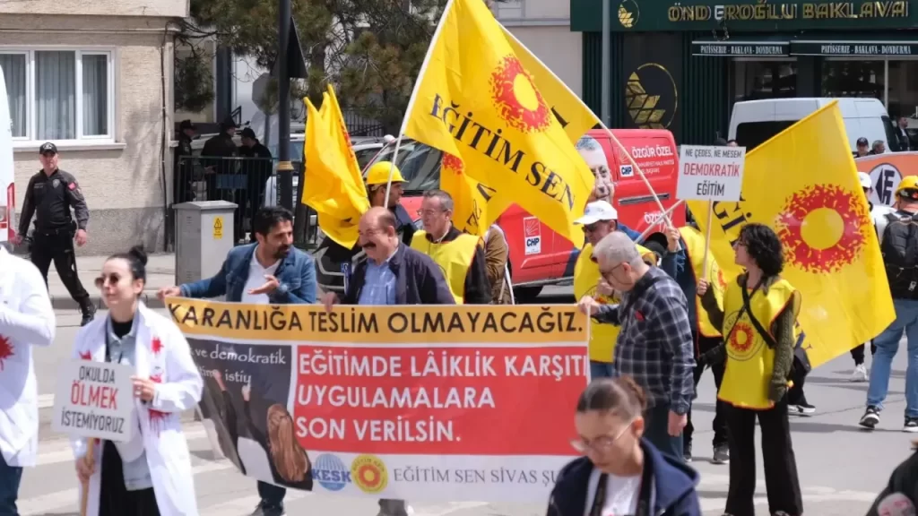 Sivas’ta 1 Mayıs Emek ve Dayanışma Günü Etkinlikleri Öne Çıktı