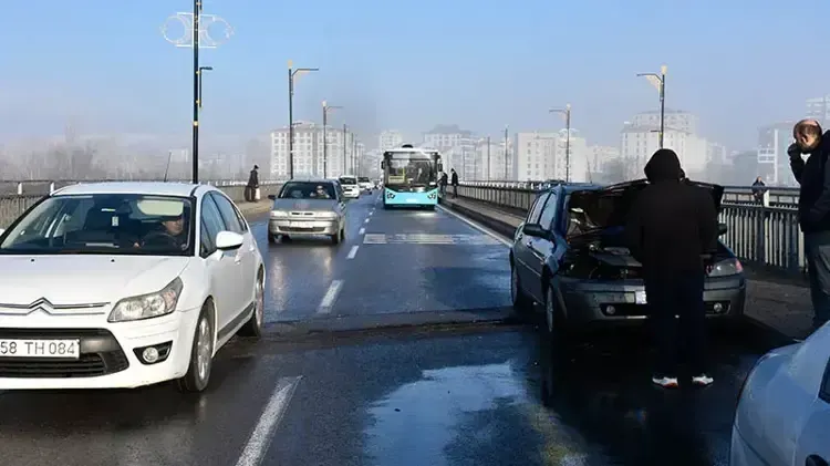 Trafik güvenliği için Sivas Valiliği’nden tatil uyarısı ve yol güvenliği çağrısı