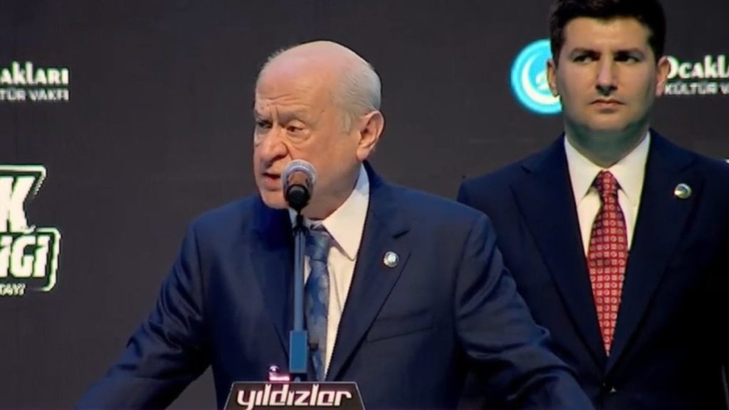 Türk Gençliğiyle iftihar eden lider Ankara’da mesaiye başladı
