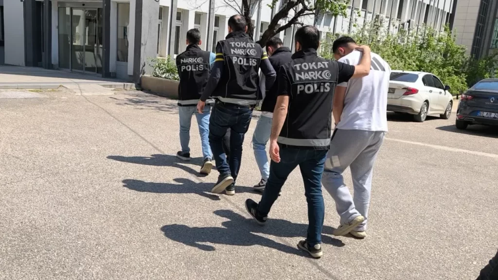 Uyuşturucu Ticareti Operasyonu: 4 Şüpheli Gözaltında