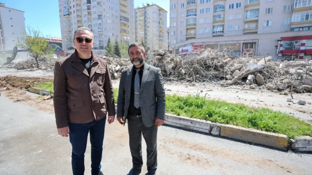 Yeni İsmail Güneş Basın Sitesi için yıkım çalışmaları başladı
