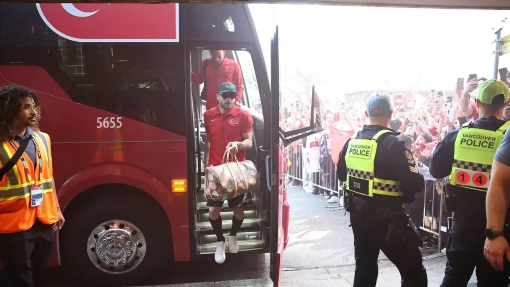 A Milli Futbol Takımı Vancouver’da Törenle Karşılandı