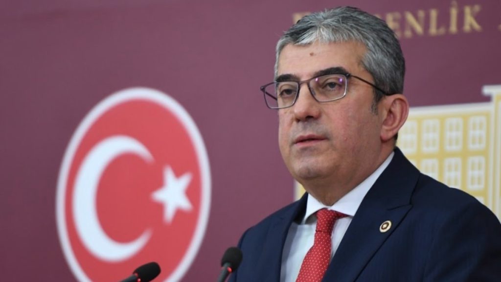 CHP MYK sonrası ihraçlar ve grup başkanvekilliklerinde değişim