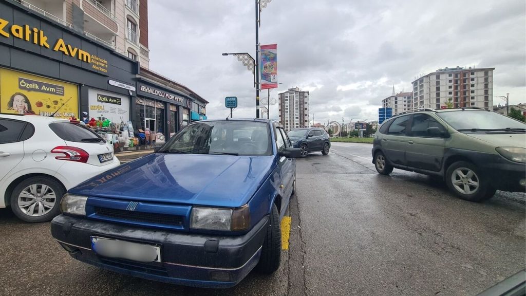 Hatalı Parklar Trafik Akışını Olumsuz Etkiledi
