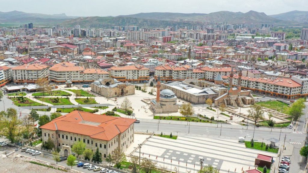 Milli Mücadele Caddesi’nde yenileme başlıyor, alternatif güzergahlar kullanılsın