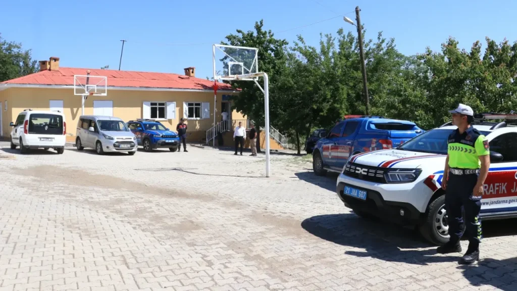 Muhtar adaylığı için tek adaylı seçim görgüyle yürütüldü