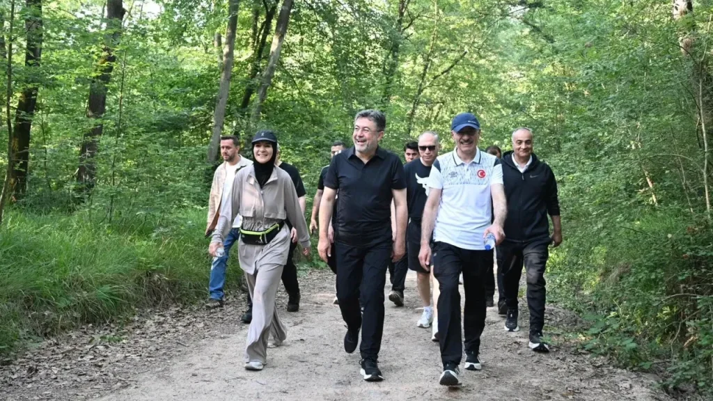 Ormanya’da Bakanlar Sabah Yürüyüşüyle Başladı