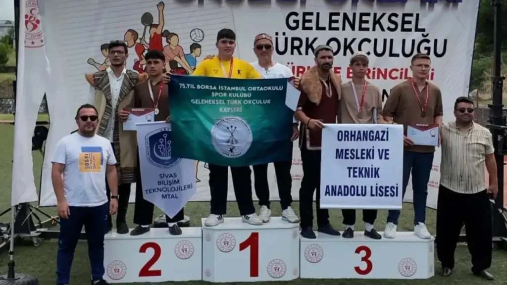 Sivaslı Sporcunun Türkiye Ikinciliği Zaferi