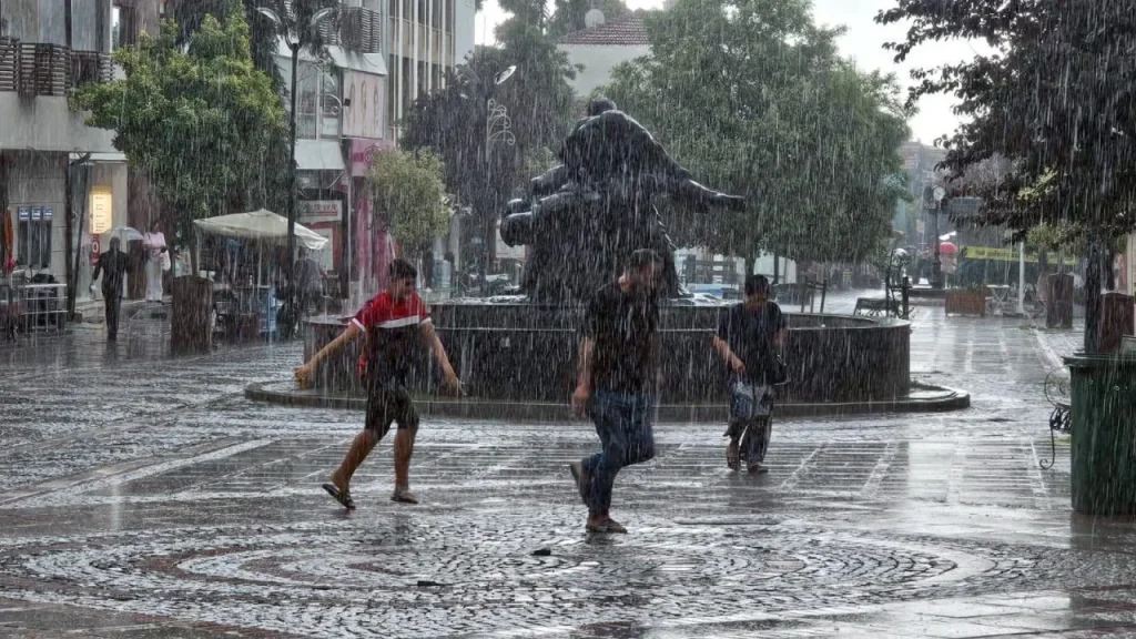 Trakya’daki sağanak ve gök gürültülü yağışlar uyarısı