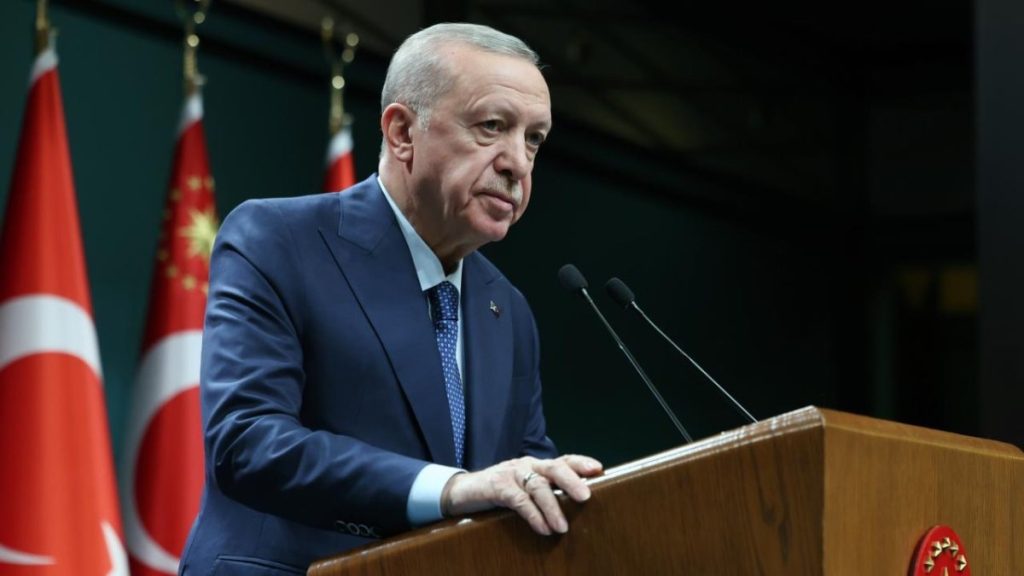 TÜRGEV 30. Yıl Programı Başkanlık Katılımı ve Ödüller İçin Kutlama