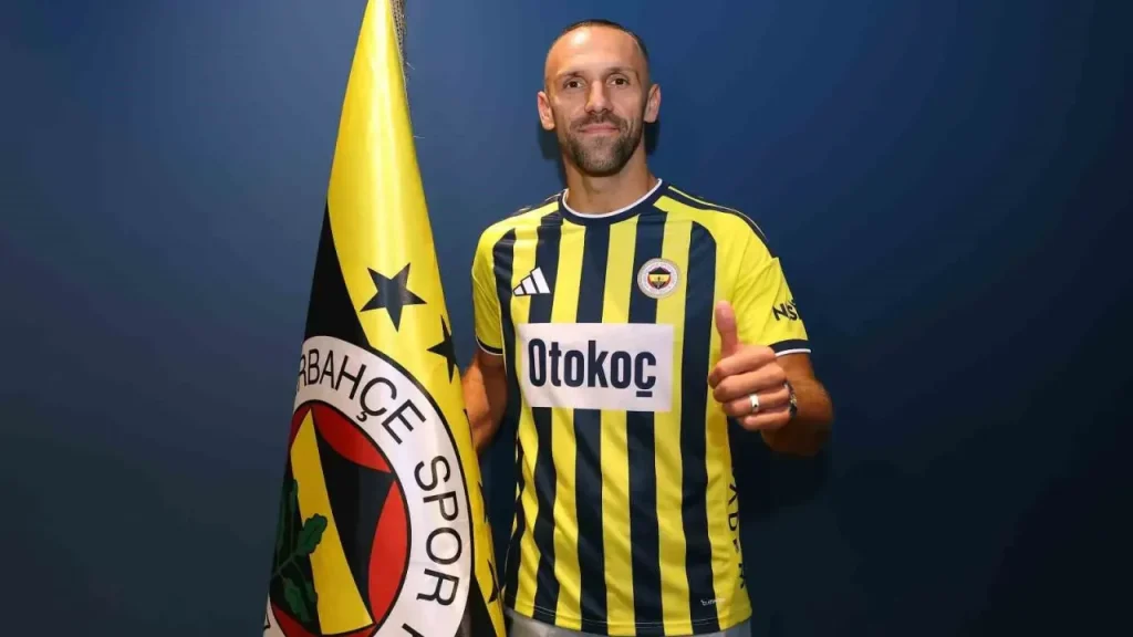 Vedat Muriqi Fenerbahçe’de 3 Yıllık Anlaşma İmza Töreni Rüzgârı