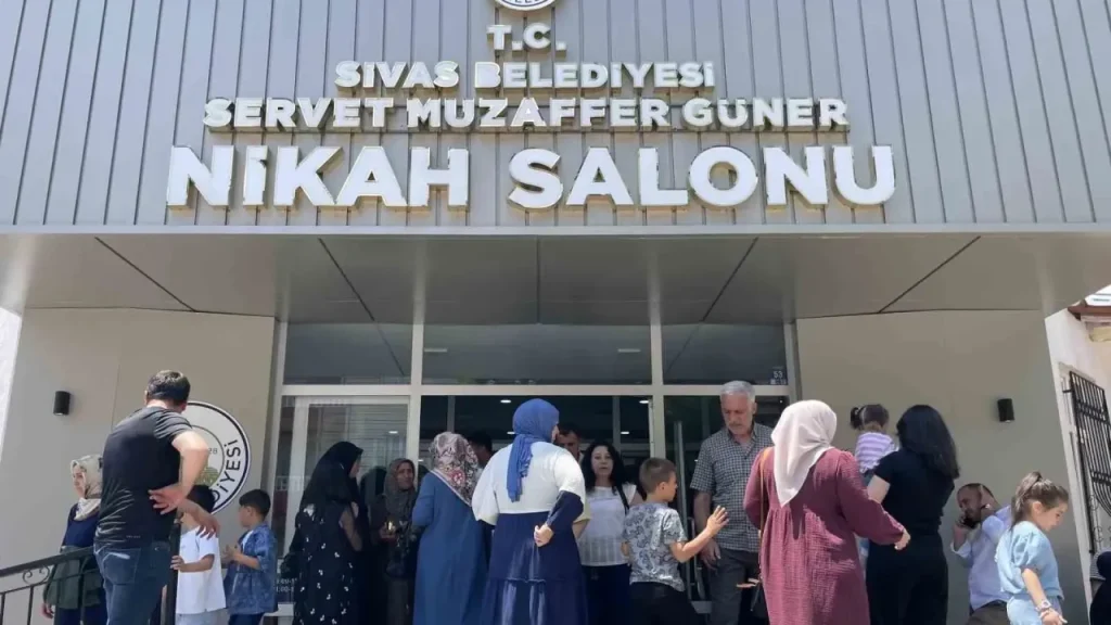 Yaş sınırı tartışmasıyla evlilik kredisi gündemde