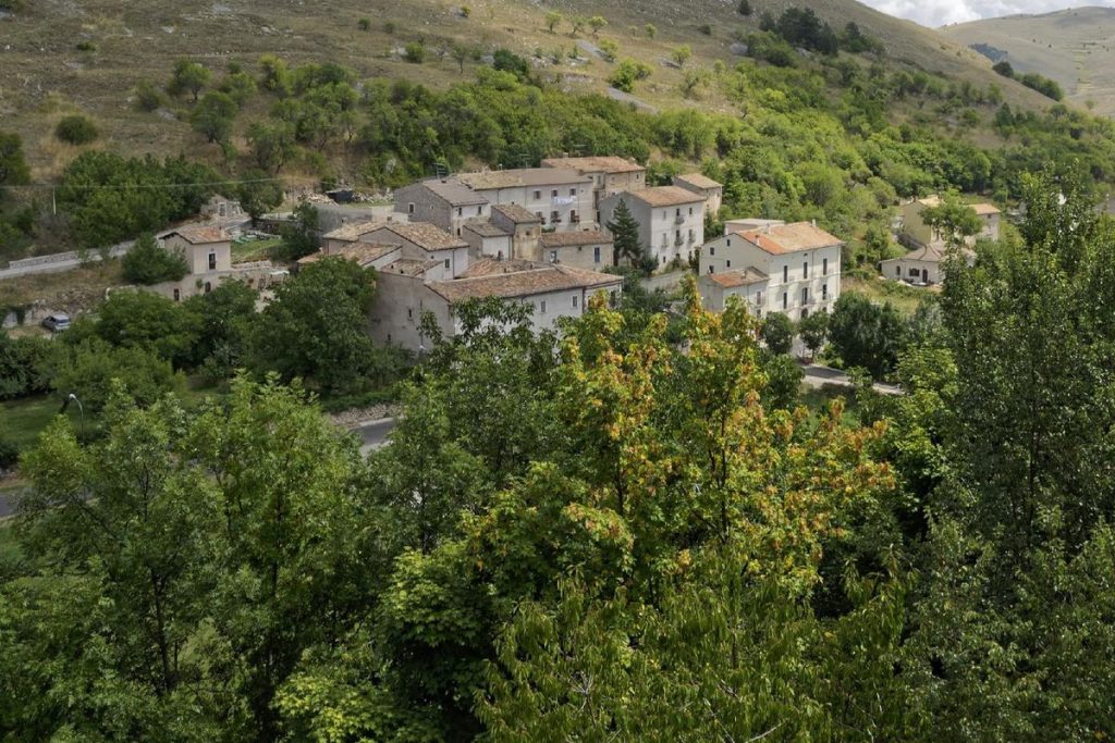 Abruzzo’daki Santo Stefano di Sessanio’ya genç çekme teşviği