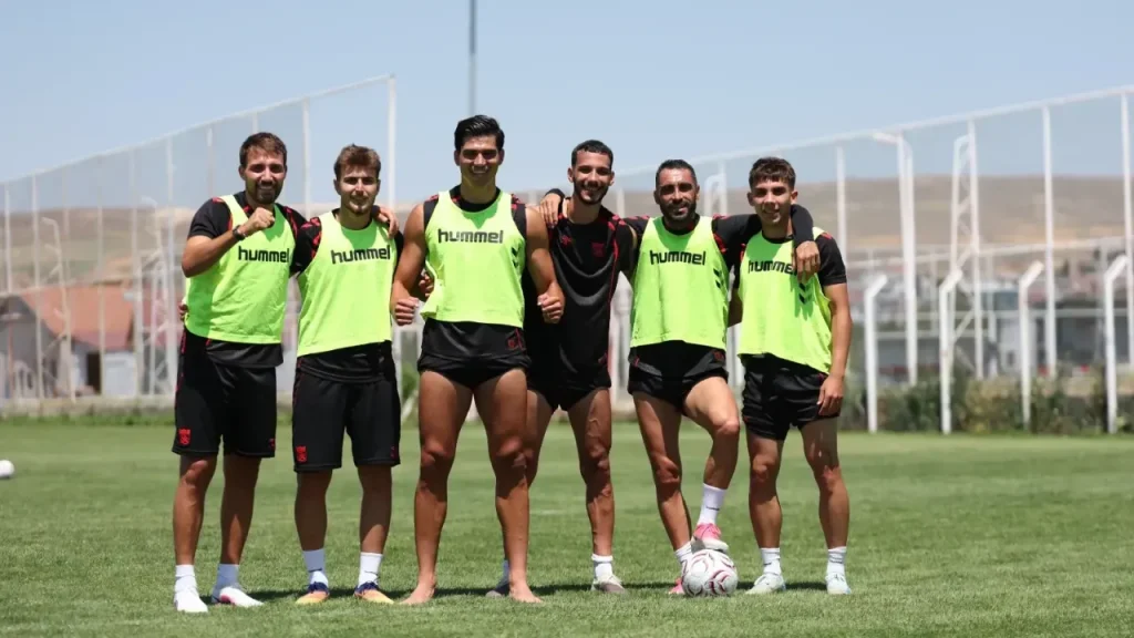 Ekenler Sivasspor, 2026-2027 için çift antrenmanla hazırlıklarına devam etti