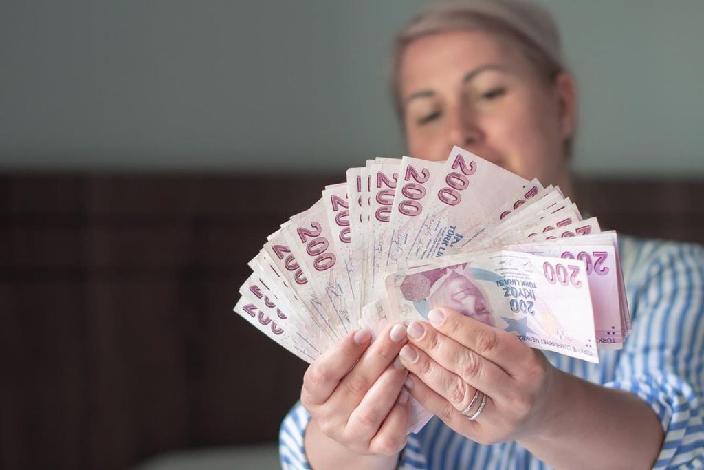 En Düşük Emekli Maaşı İçin TBMM’de Yeni Düzenleme