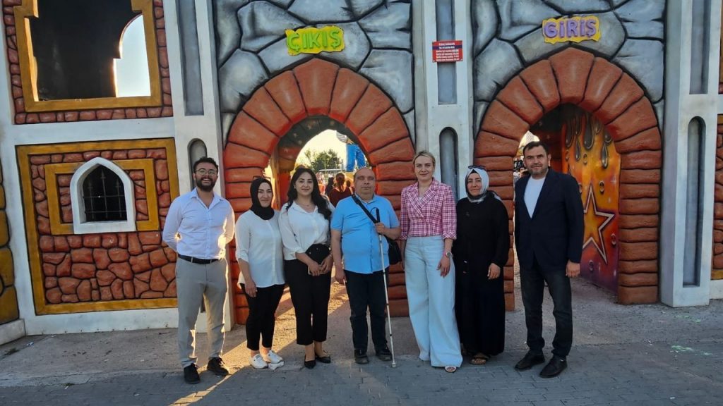 Görme ve İşitme Engellilerle Lunapark Keyfi