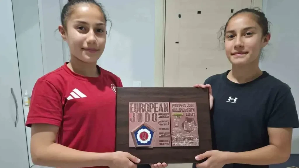 İkiz judocu Elçin ve Burçin Karakazan Avrupa üçüncüsü oldu