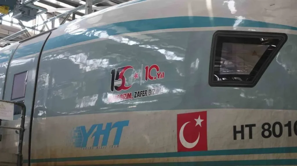 İrade Bizim, Zafer Bizim logosu 10 YHT setinde kullanıldı