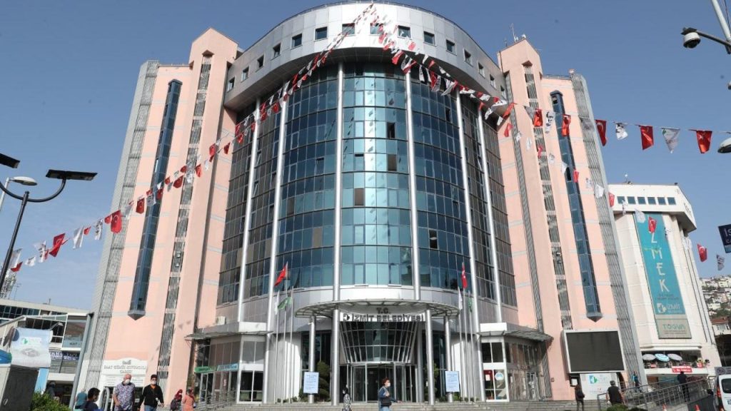 İzmit Belediye Meclisi Başkan Vekilliğini Seçecek