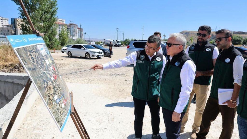 Kızılırmak’ta taşkın riskine karşı temizleme çalışmaları