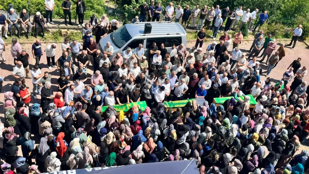 Kurtuluş Mahallesiোয়inde silahlı olay, 3 kişi hayatını kaybetti