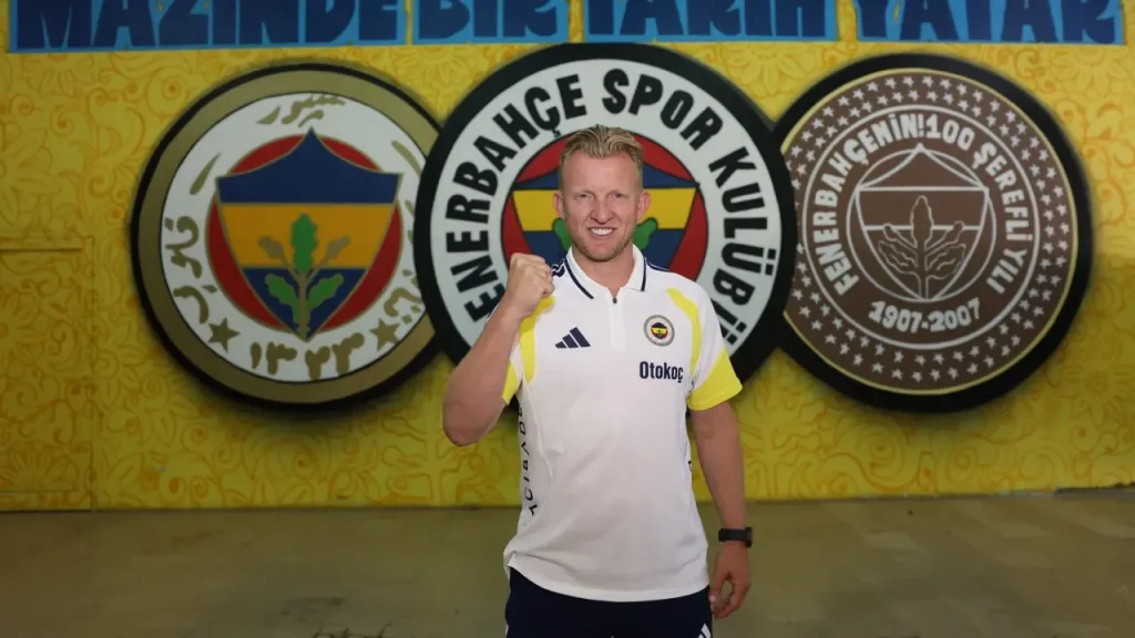 Kuyt, Fenerbahçe’ye Dönüşü ve Yeni Görevine Hızlı Başladı