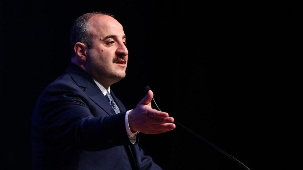 Mustafa Varank’tan Hüseyin Çelik’e sert yanıt