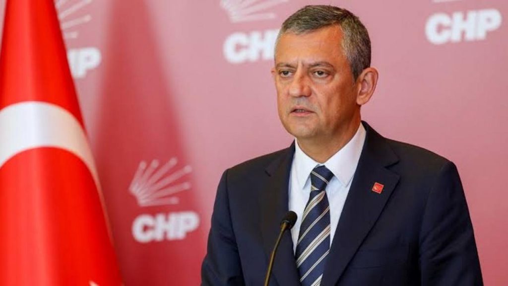 Özel ekibin kurultay çağırsı yol haritası belirsizliğini koruyor