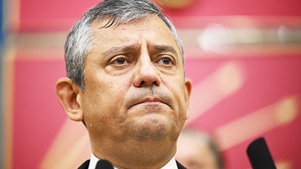 Özel öncesi CHP’de son grup toplantısı ve yeni partiye kayış tartışması
