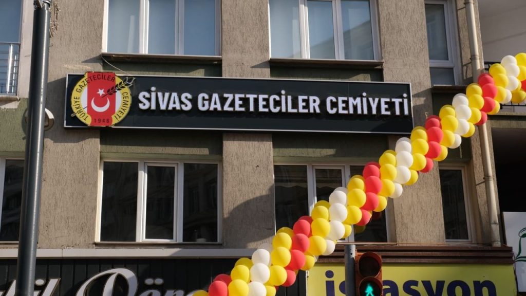 Sivas’ta Yeni Hizmet Binası Official Açılışla Hizmete Girdi