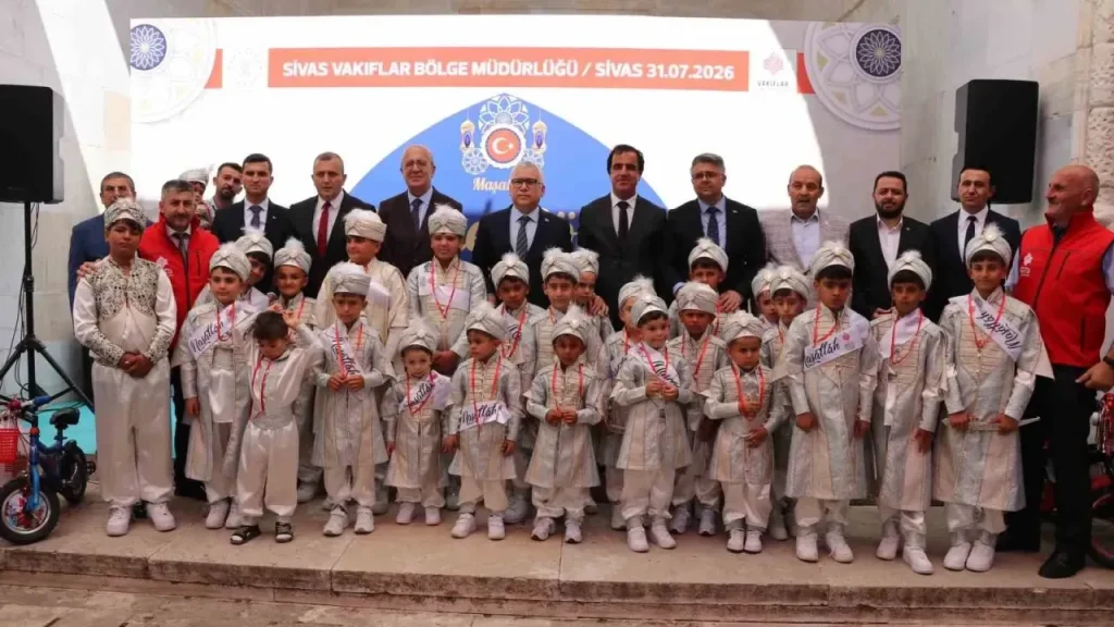 Sultan II. Bayezid Vakfiyesiyle sünnet şöleni Sivas’ta 81 il genelinde başlatılan programın canlı örneği