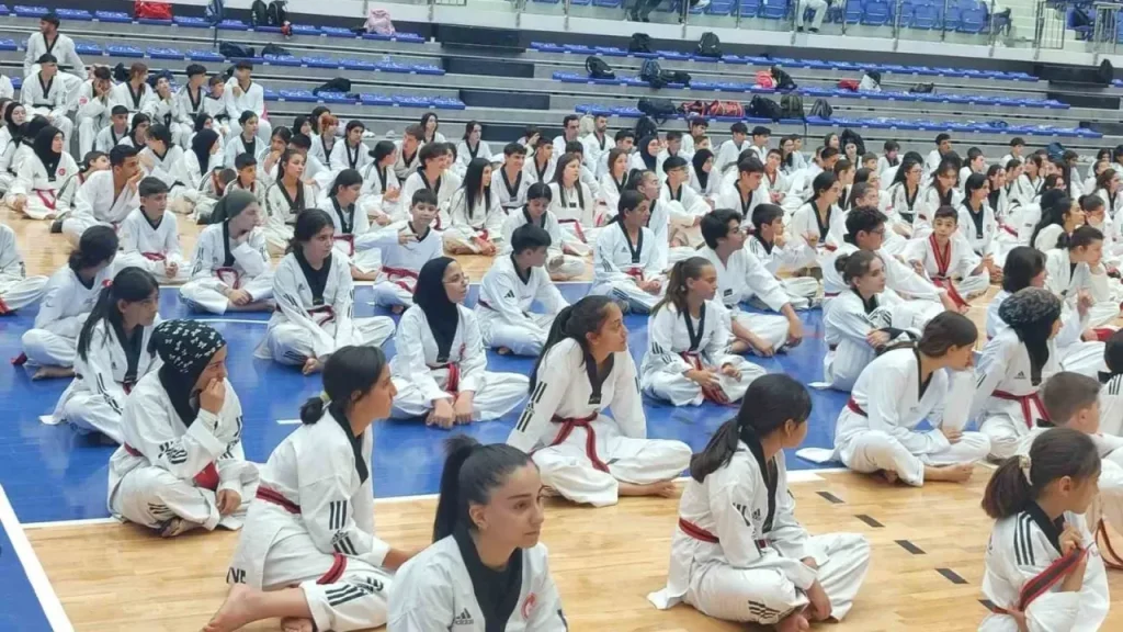 Taekwondo Sınavı Malatya’da Yoğun Katılımla Tamamlandı
