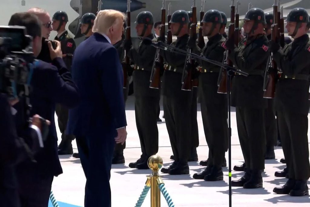 Trump, Ankara’da 17 Yıllık Ziyaretle NATO Zirvesine Davet