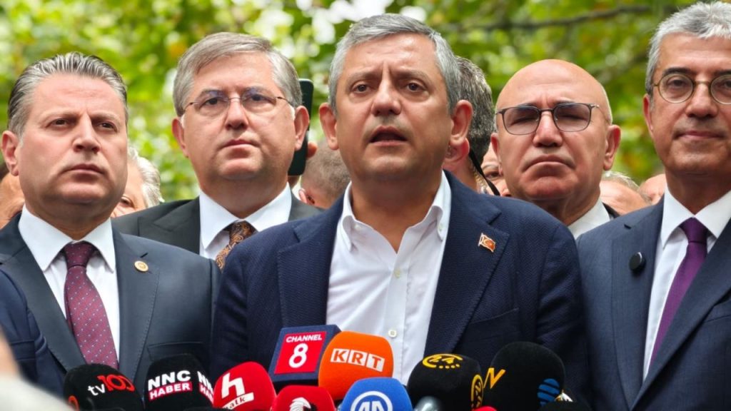 Yeni Parti’de merak edilen transferler ve MYK oluşumu