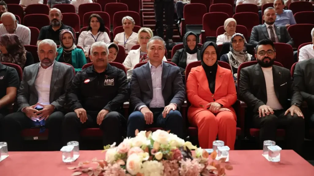 Afet Gönüllüleri İçin Belge Töreni ve Eğitim Çalışmaları